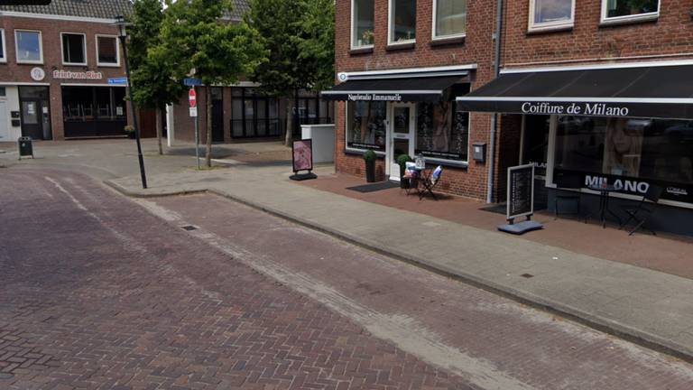 De nagelstudio aan het Mgr. Nolensplein (beeld: Google Maps).