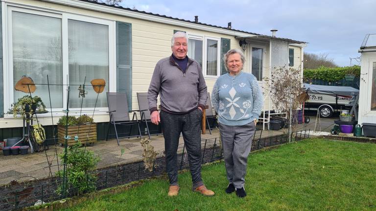 Rinus en Ria Warner staan al 46 jaar op camping Mattenburg (foto: Noël van Hooft)