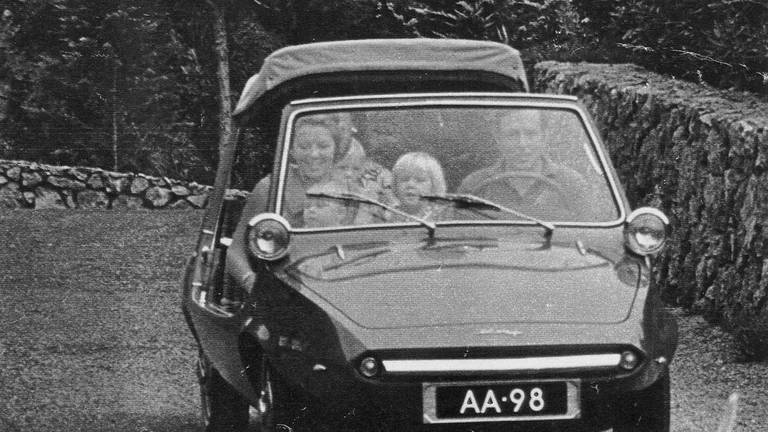 Koning Willem-Alexander kent de DAF Kini nog van het vakantieverblijf in Italië.