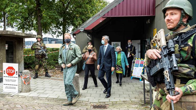 NAVO-topman Jens Stoltenberg op bezoek in Volkel (foto: NAVO).