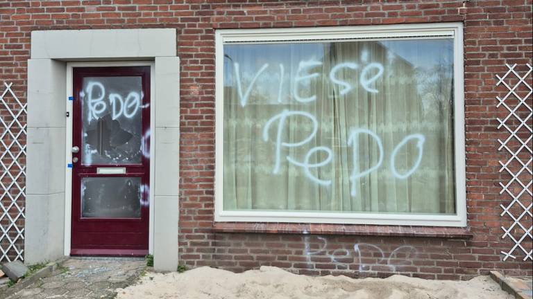 De vernielingen aan het huis (Foto: buurtbewoner).