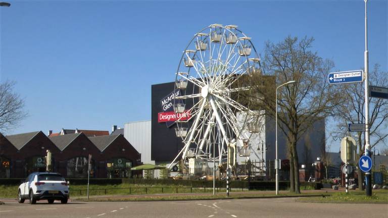 Naast het nu al populaire outletcenter moet straks nog meer grote publiekstrekkers komen. (foto: Raoul Cartens)