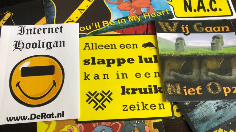 De NOAP-stickers zijn vaak spraakmakend en ludiek.