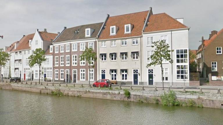 Ook aan de Noordzijde Haven is een tijdelijk parkeerverbod ingesteld (foto: Google Maps).