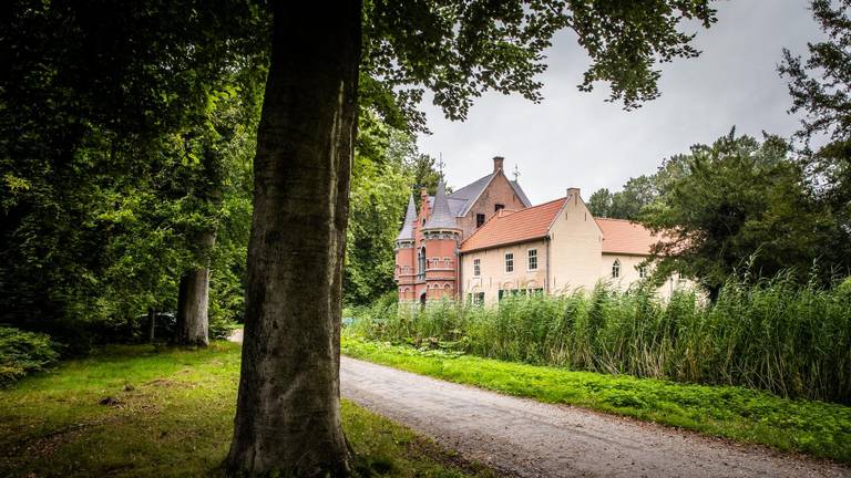 Wie een bouwkavel wil kopen op het Land van Ooit moet diepe zakken hebben