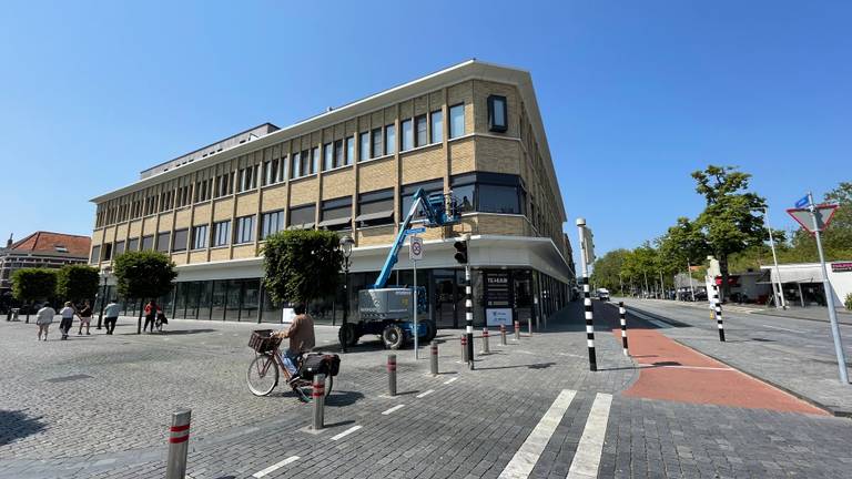 De nieuwbouwflat in het oude pand van de V&D (foto: Raymond Merkx).