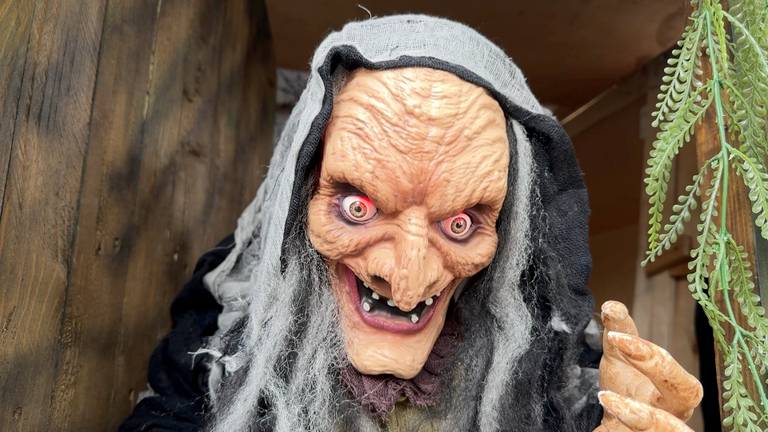Volkswijk klaar voor Halloween: spookschip en halve kilo snoep per kind