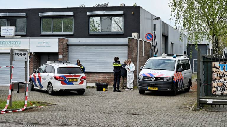 Het politieonderzoek in Oisterwijk op zaterdag 29 april (foto: Toby de Kort/SQ Vision).