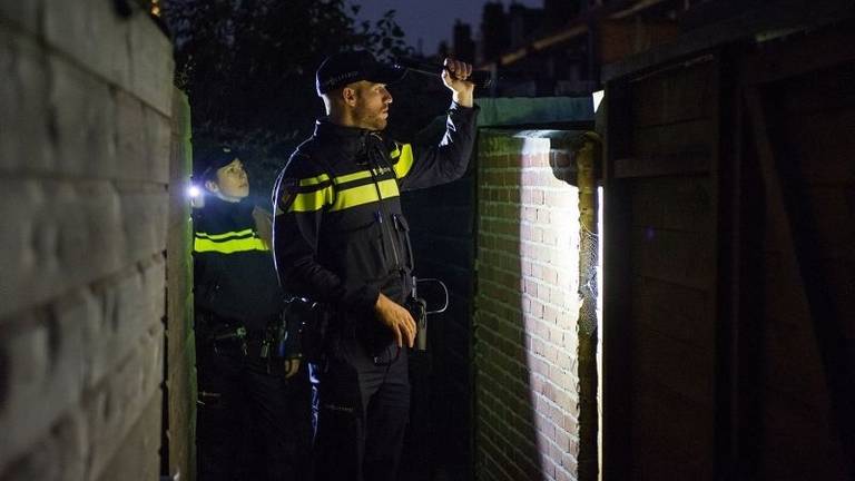 De politie zocht in de buurt nog naar de daders (foto: Politie.nl).