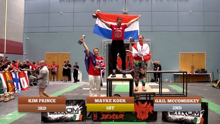 Mayke van Wouwen-Koek is wereldkampioen strongman (foto: Mayke van Wouwen-Koek). 