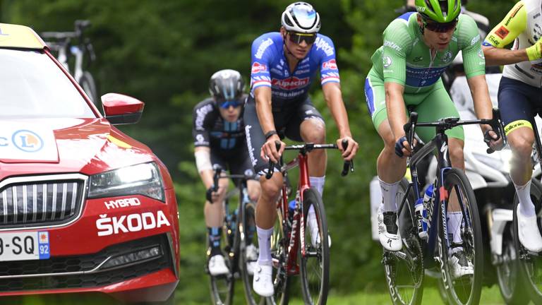 Mathieu van der Poel (midden) moest al snel lossen (foto: ANP).