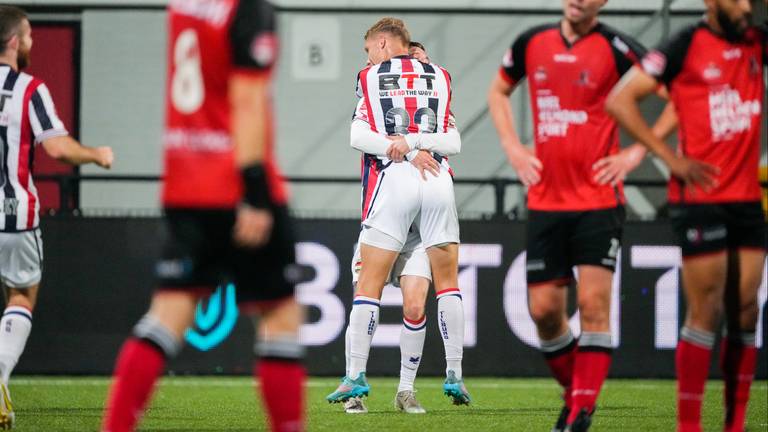 Willem II was op bezoek bij Helmond Sport veel te sterk voor de thuisploeg (foto: Orange Pictures)