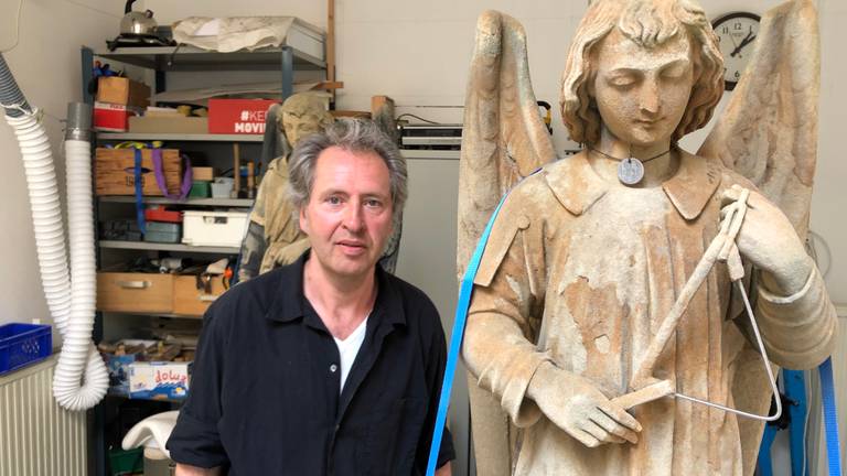 De Sint-Jan engelen worden gerestaureerd