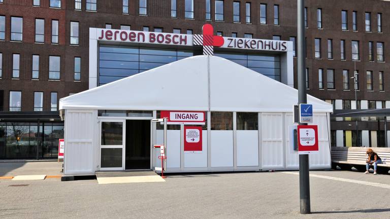 Het Jeroen Bosch Ziekenhuis in Den Bosch. (foto: Karin Kamp)