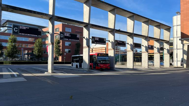 Het busstation in Den Bosch.