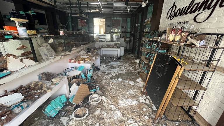 De schade is groot bij de chocoladewinkel in het winkelcentrum