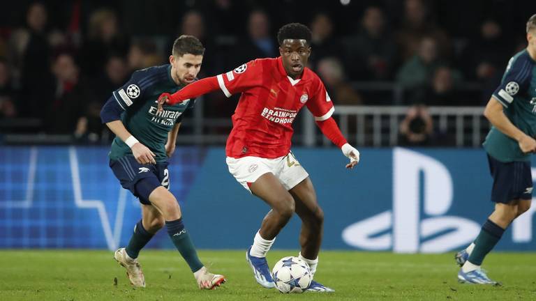 Isaac Babadi in actie in de Champions League (foto: ANP/Maurice van Steen). 