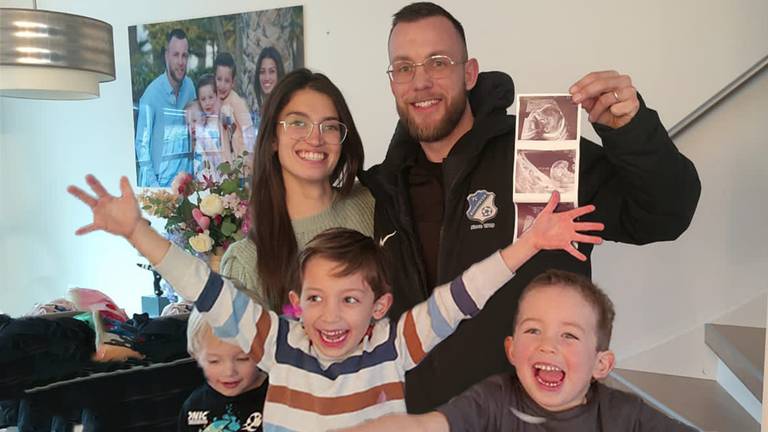 Robbie Hackman with his family.