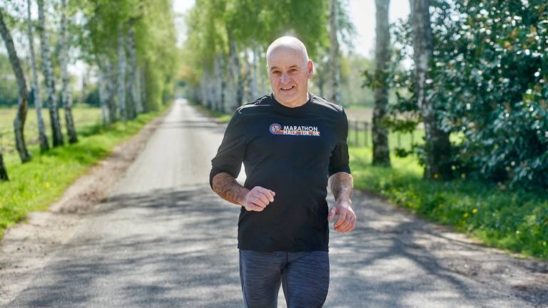 Dirk loopt marathon in elke Amerikaanse staat, maar de laatste is afgelast