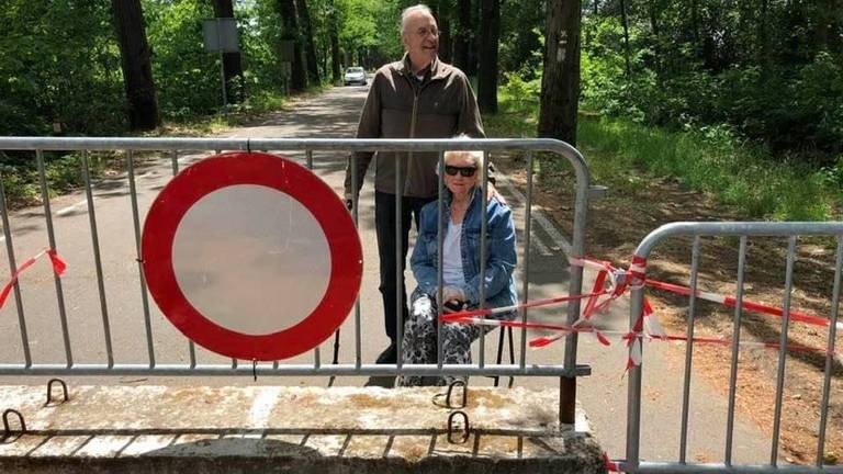 De ouders van Alexandra tijdens een ontmoeting op de grens (eigen foto).