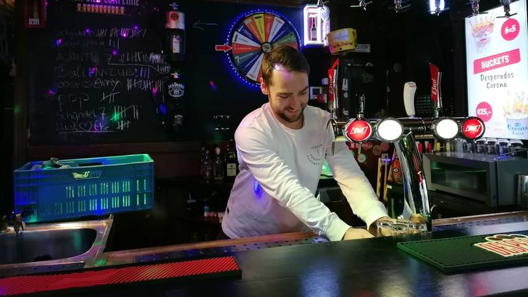 Thomas de Groot van café De Sok in Schijndel (foto: Ista van Galen).