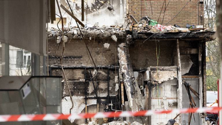 Door de explosie stortte een deel van een flat met drie verdiepingen in (Foto: ANP).