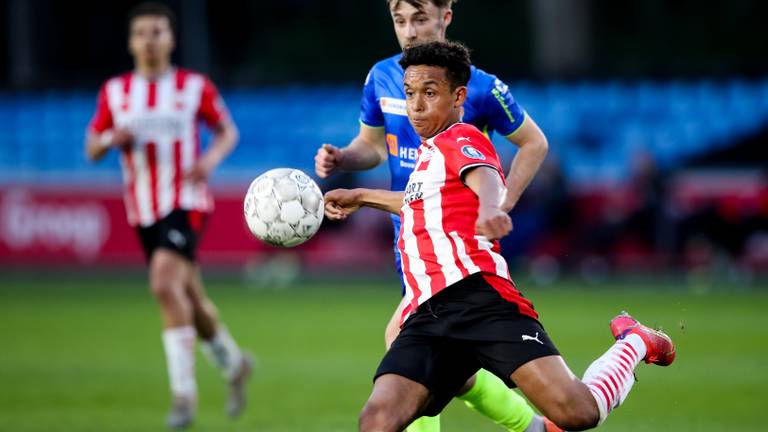 Fredrik Oppegard van Jong PSV (foto: Ben Gal/Orange Pictures)