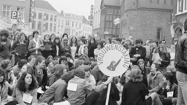 Vrouwenstaking in Den Bosch, 30 maart 1981. (foto: Wilma Geurtjens)