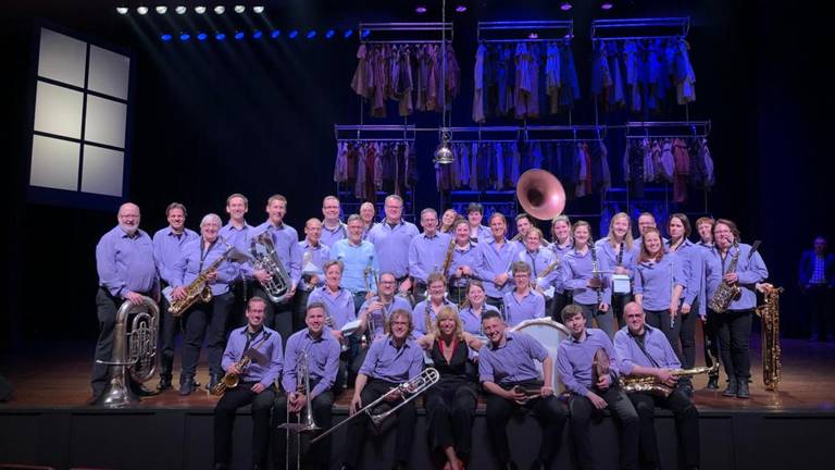 Harmonie Concordia in Bergen op Zoom samen Claudia de Breij. 