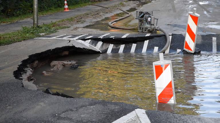 Een groot sinkhole in Tilburg 