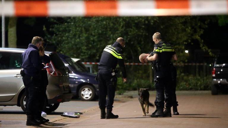 Onderzoek aan de Admiraliteitslaan in Den Bosch. (Foto: SQ Vison / Bart Meesters)