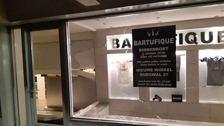 De pui van Bartufique werd ingeslagen (foto: politie Oss/Instagram).