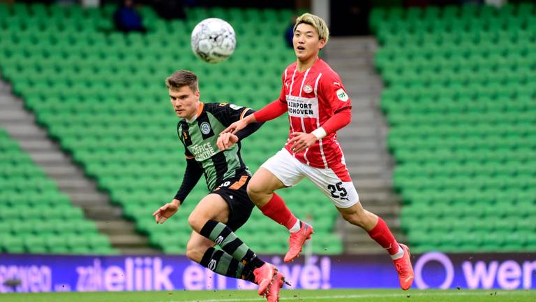 Ritsu Doan in actie tijdens FC Groningen - PSV (Foto: ANP)