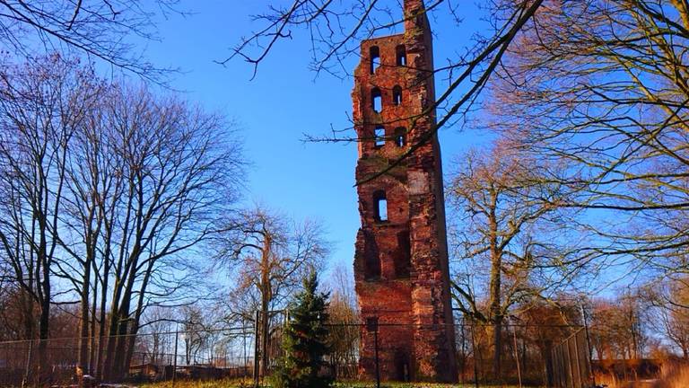 De Slotbosse Toren is het enige overblijfsel van het voormalige Kasteel Strijen in Oosterhout (foto: Stichting De Verweesde Toren)