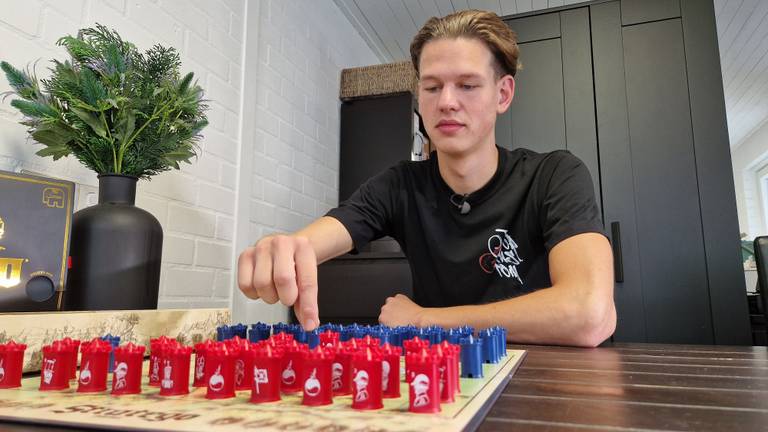 Vince van Geffen is wereldkampioen Stratego (foto: Noël van Hooft)