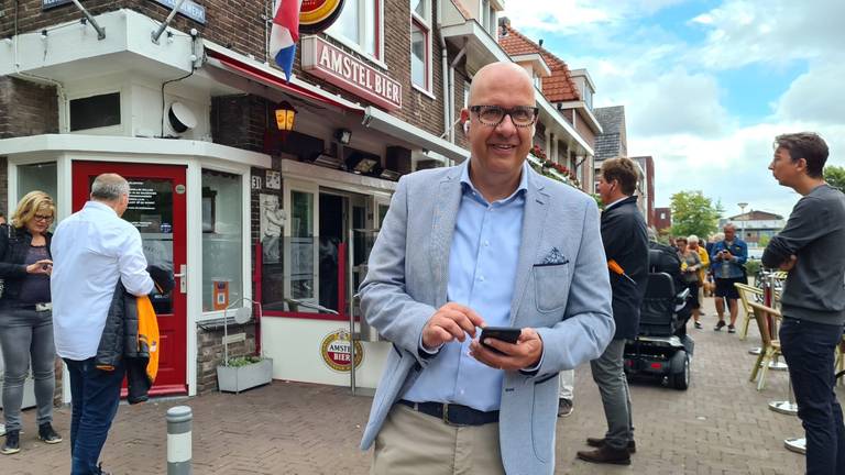 Burgemeester Jack Mikkers woont sinds deze zomer in de Graafsewijk (foto: Noël van Hooft)
