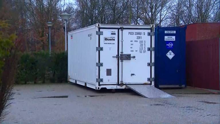 Een van de koelcontainers (foto: Omroep Brabant).