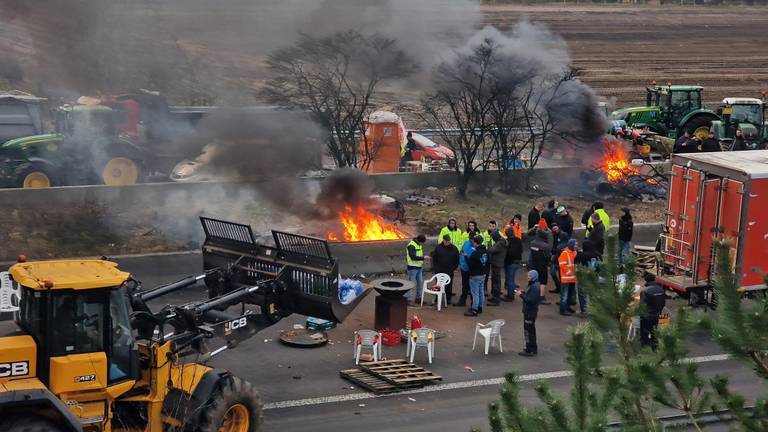 De grensblokkade op de A67 (foto: Noël van Hooft).