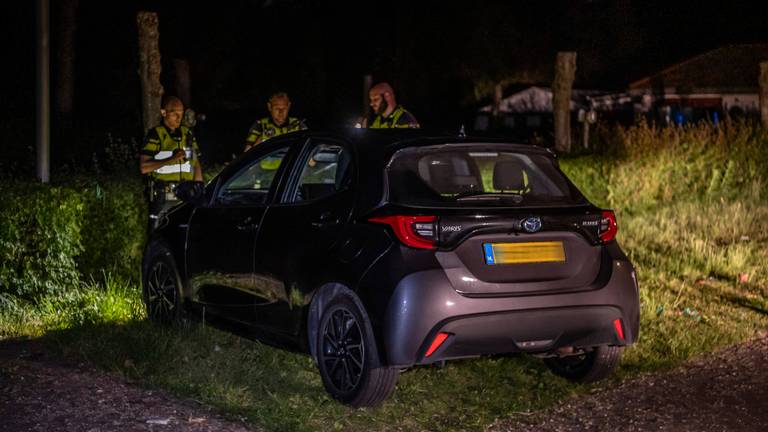 De auto waarmee het groepje werd aangereden (foto: Toby de Kort/SQ Vision).