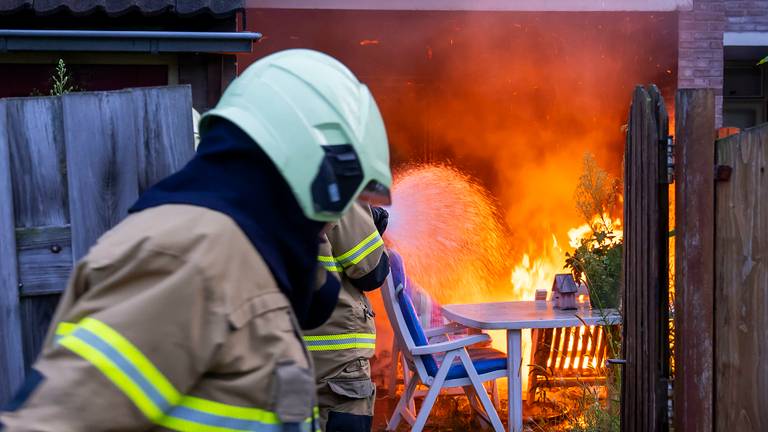 Brand bij een huis in Oss (Foto: SQ Vision). 
