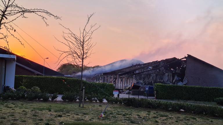 De schade is goed zichtbaar bij zonsopkomst (foto: Noël van Hooft).