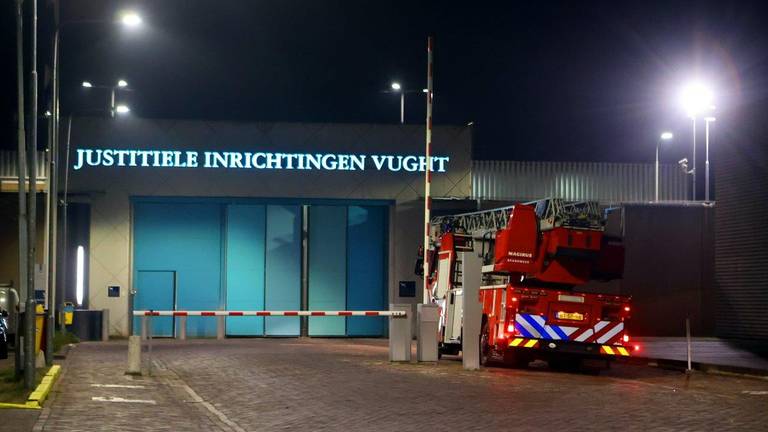 De brandweer had de brand in een cel in de PI in Vught snel onder controle (foto: SQ Vision).