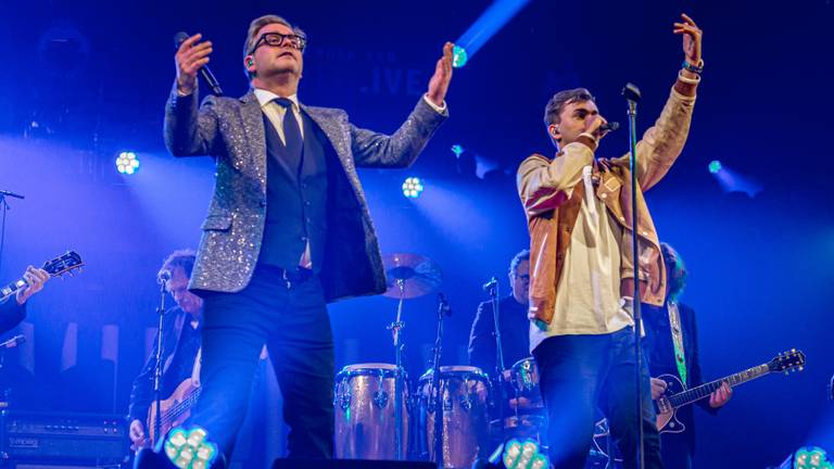 Guus Meeuwis en Flemming stonden vaker samen op het podium (foto: ANP).