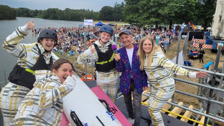 Johan Vlemmix presenteert nog steeds Ter Land, ter zee en in de lucht op locatie