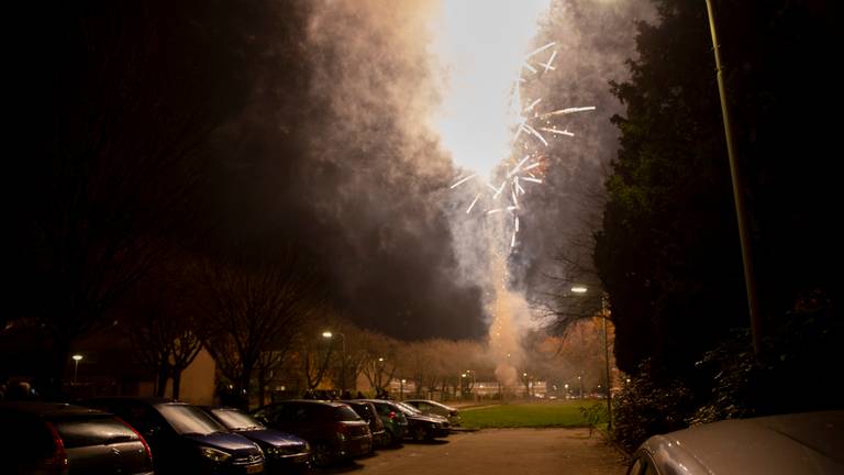 Jongeren terroriseerden Roosendaal met vuurwerkbommen. (foto: Christian Traets/SQ Vision).