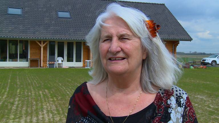 Pauline (75) krijgt een prijs speciaal voor vrouwen, maar ze wil hem niet
