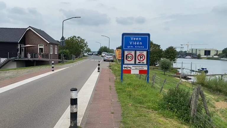 De Maasdijk in Veen. 