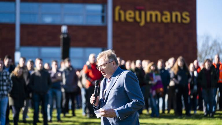 CEO Ton Hillen sprak de medewerkers in Rosmalen toe (foto: ANP).