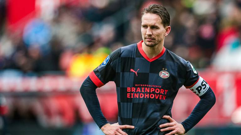 Aanvoerder Luuk de Jong is kritisch op zijn PSV (Foto: ANP)