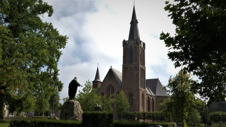 Ook de Sint Bavo kerk in Rijsbergen gaat dicht. (foto: Raoul Cartens)